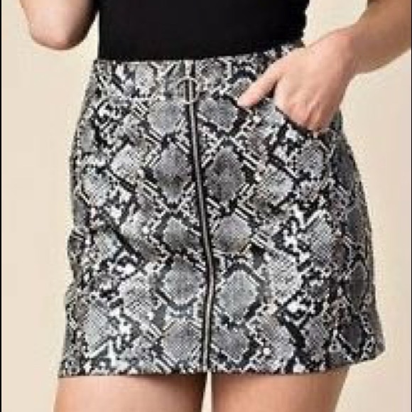 snakeskin skirt - Picture 1 of 3